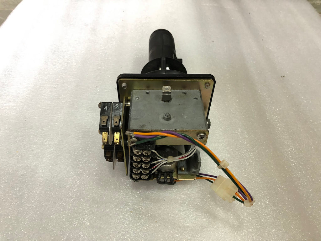 OEM CONTROLS JS6M15626 VARCO 3017249010 ROTARY ACTUATED PUSHBUTTON QAI3049 001