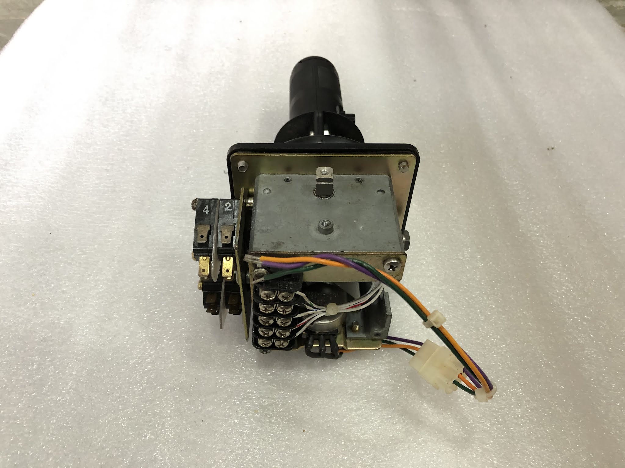 OEM CONTROLS JS6M15626 VARCO 3017249010 ROTARY ACTUATED PUSHBUTTON QAI3049 001