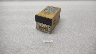 OMRON E5C4-R40 TEMPERATURE CONTROLLER 220-240V