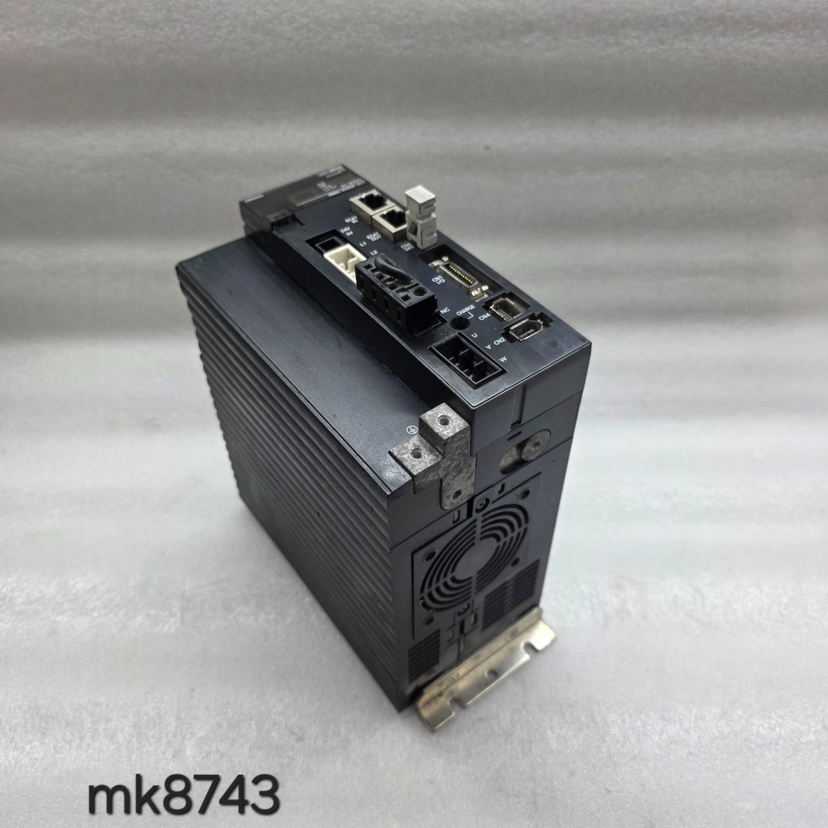 OMRON R88D-KN20F-ECT AC SERVO DRIVER