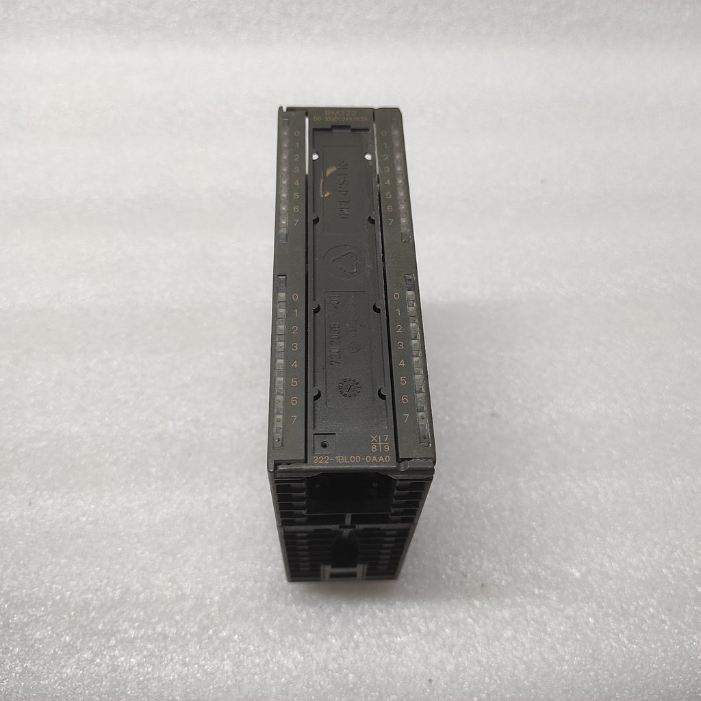 SIEMENS SM322 DIGITAL OUTPUT MODULE 6ES7 322-1BL00-0AA0