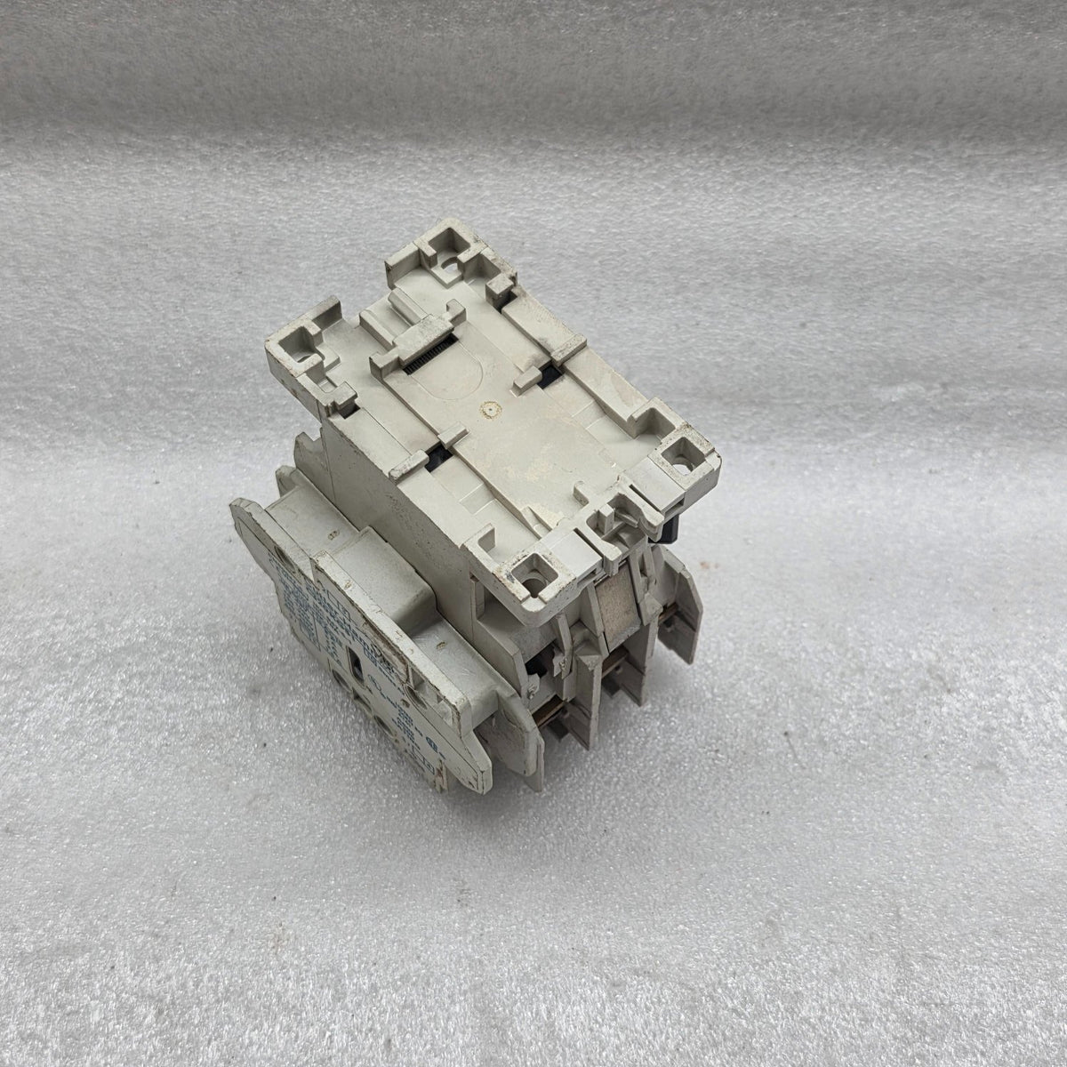 CUTLER HAMMER AN16BN0 MAGNETIC CONTACTOR 18A 110-120V AUX C320KGS1