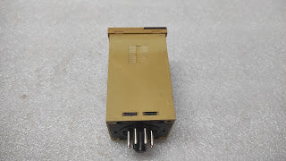 OMRON E5C4-R40 TEMPERATURE CONTROLLER 220-240V