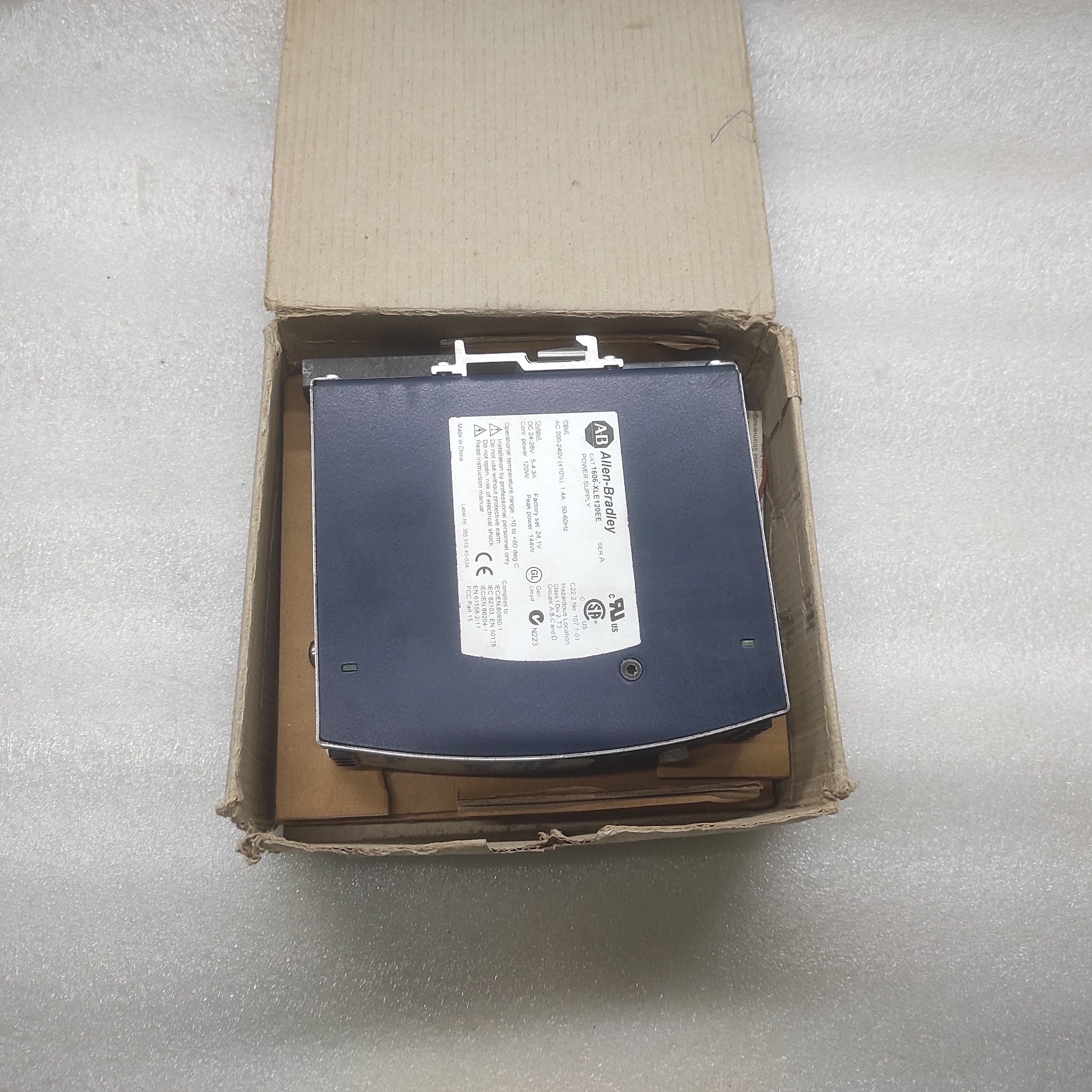ALLEN BRADLEY CAT 1606-XLE120EE POWER SUPPLY 24VDC 5A