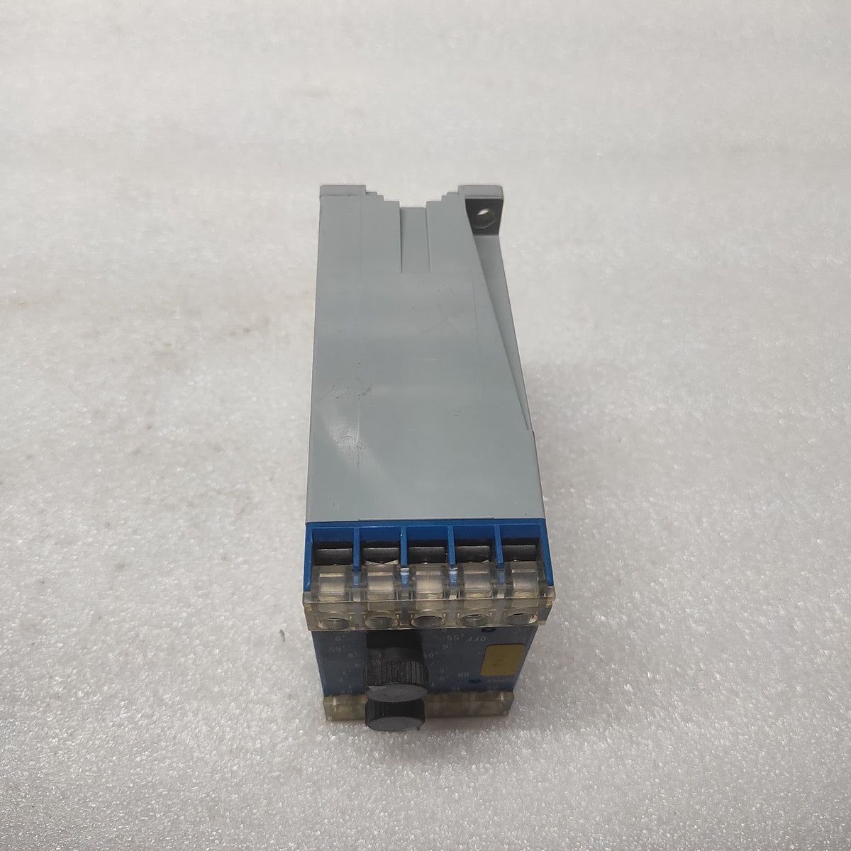 SCHLEICHER SXT12 VOLTAGE RELAY 220V-240V