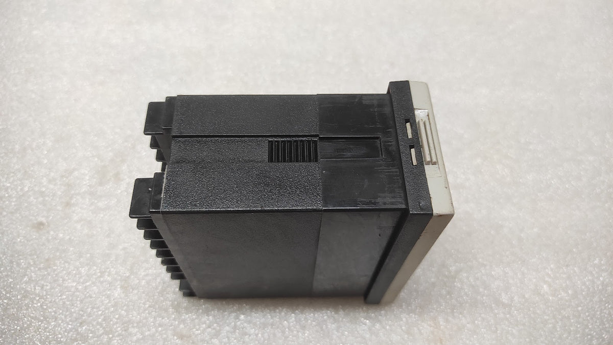 HONEYWELL FY800-701000 PID TEMPERATURE CONTROLLER 85-265VAC