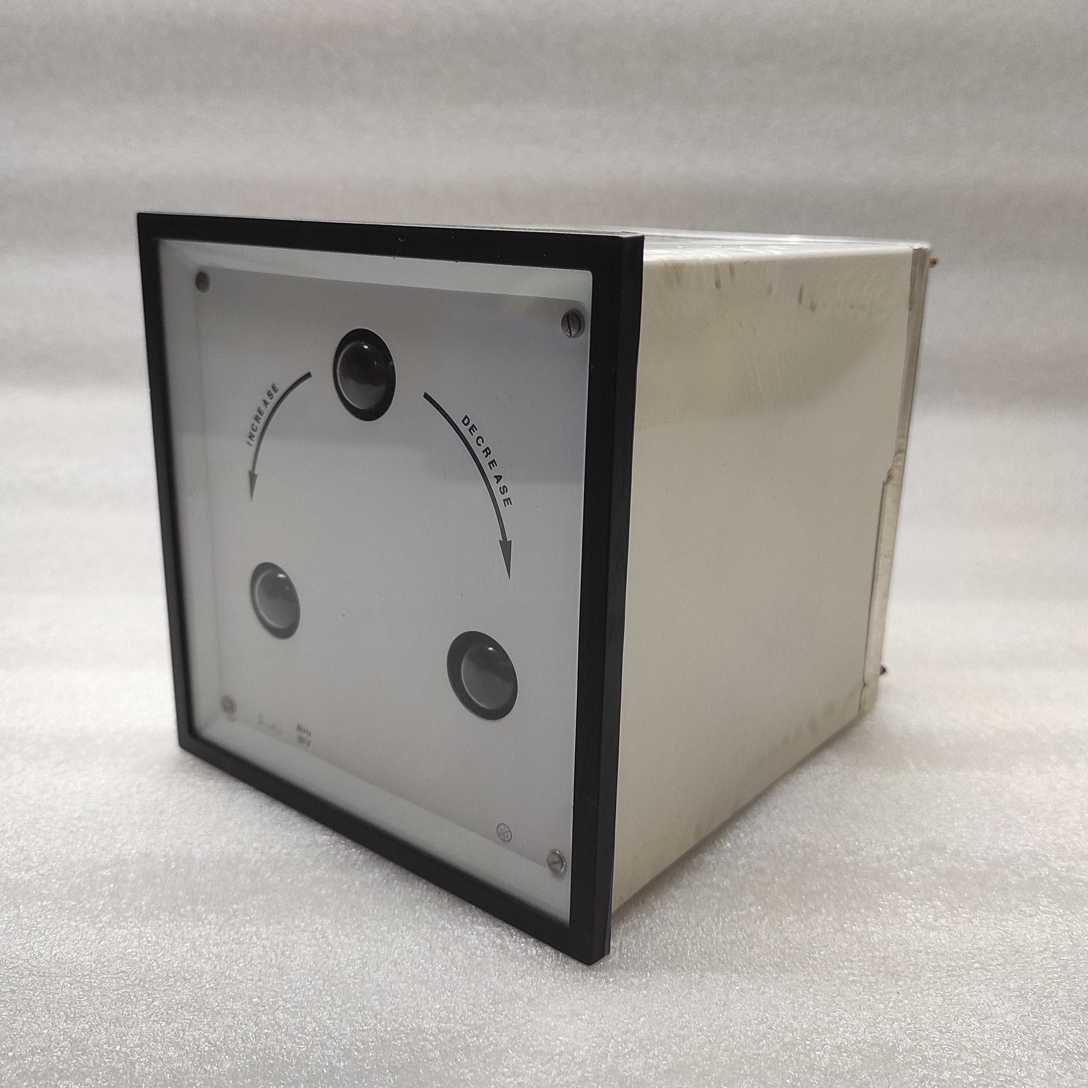 SYNCHRONIZING GENERATOR S560/2 100V