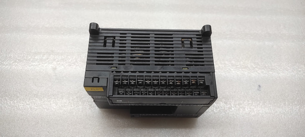 OMRON CP1E-E30SDR-A PROGRAMMABLE CONTROLLER 100-240VAC