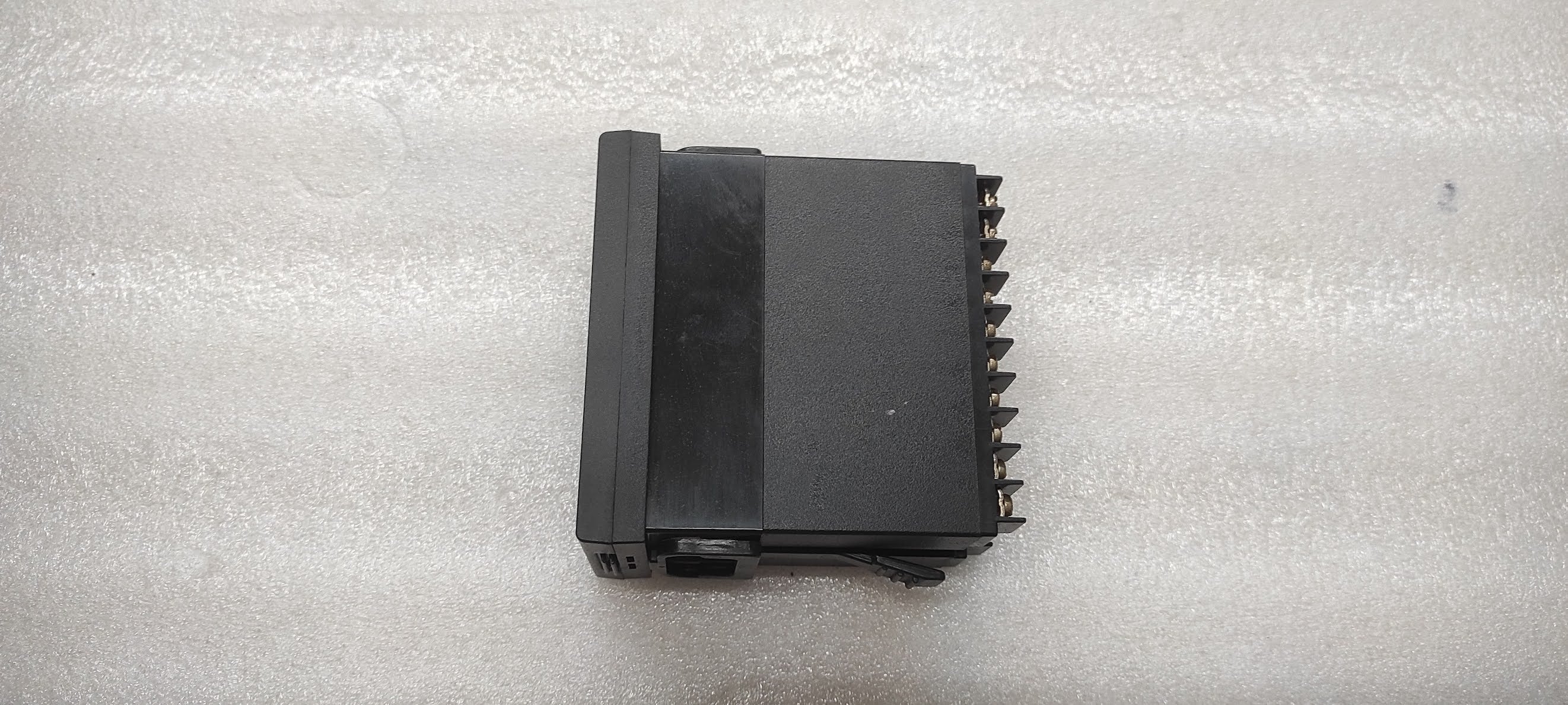 HONEYWELL DC1020 TEMPERATURE CONTROLLER DC1020CT30100B-E 85-265V