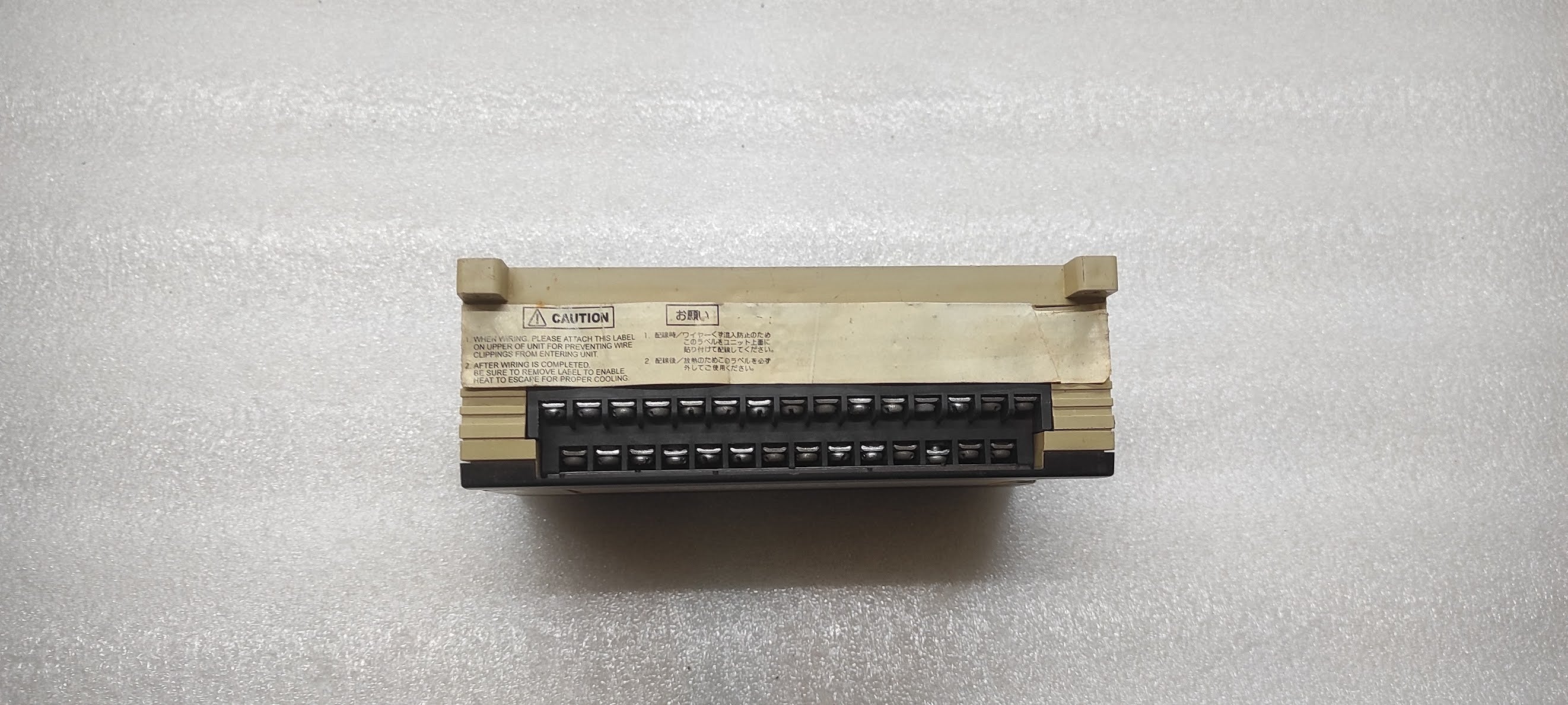 OMRON CPM1A-40CDR-D-V1 PROGRAMMABLE CONTROLLER
