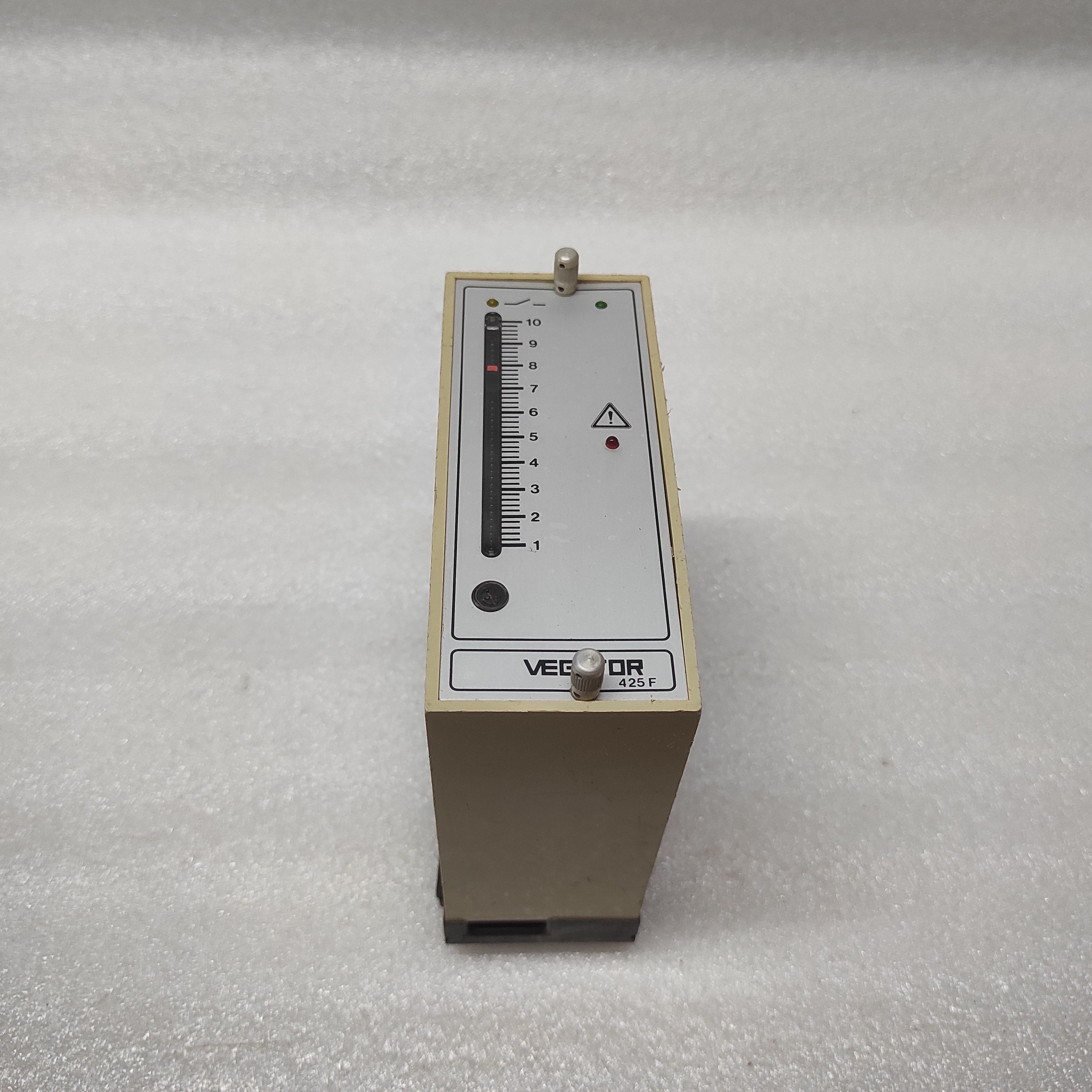 VEGA VEGATOR 425F LEVEL SWITCH FAULT MONITORING SIGNAL CONDITIONING INSTRUMENT