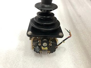 OEM CONTROLS JS6M15626 VARCO 3017249010 ROTARY ACTUATED PUSHBUTTON QAI3049 001