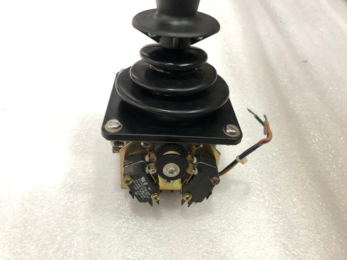 OEM CONTROLS JS6M15626 VARCO 3017249010 ROTARY ACTUATED PUSHBUTTON QAI3049 001