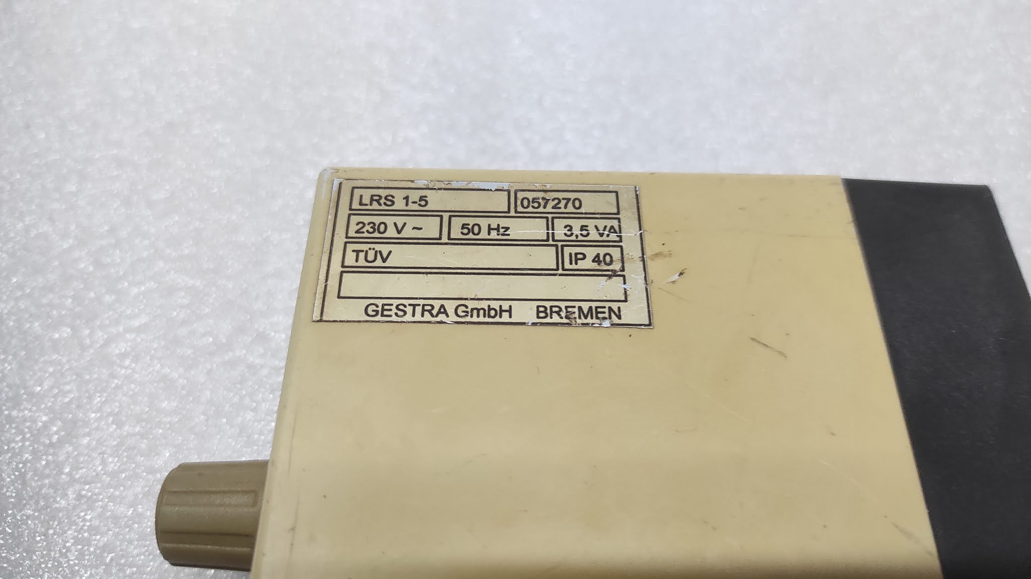 GESTRA LRS 1-5 CONDUCTIVITY SWITCH 230V 057270 CRACKED BODY