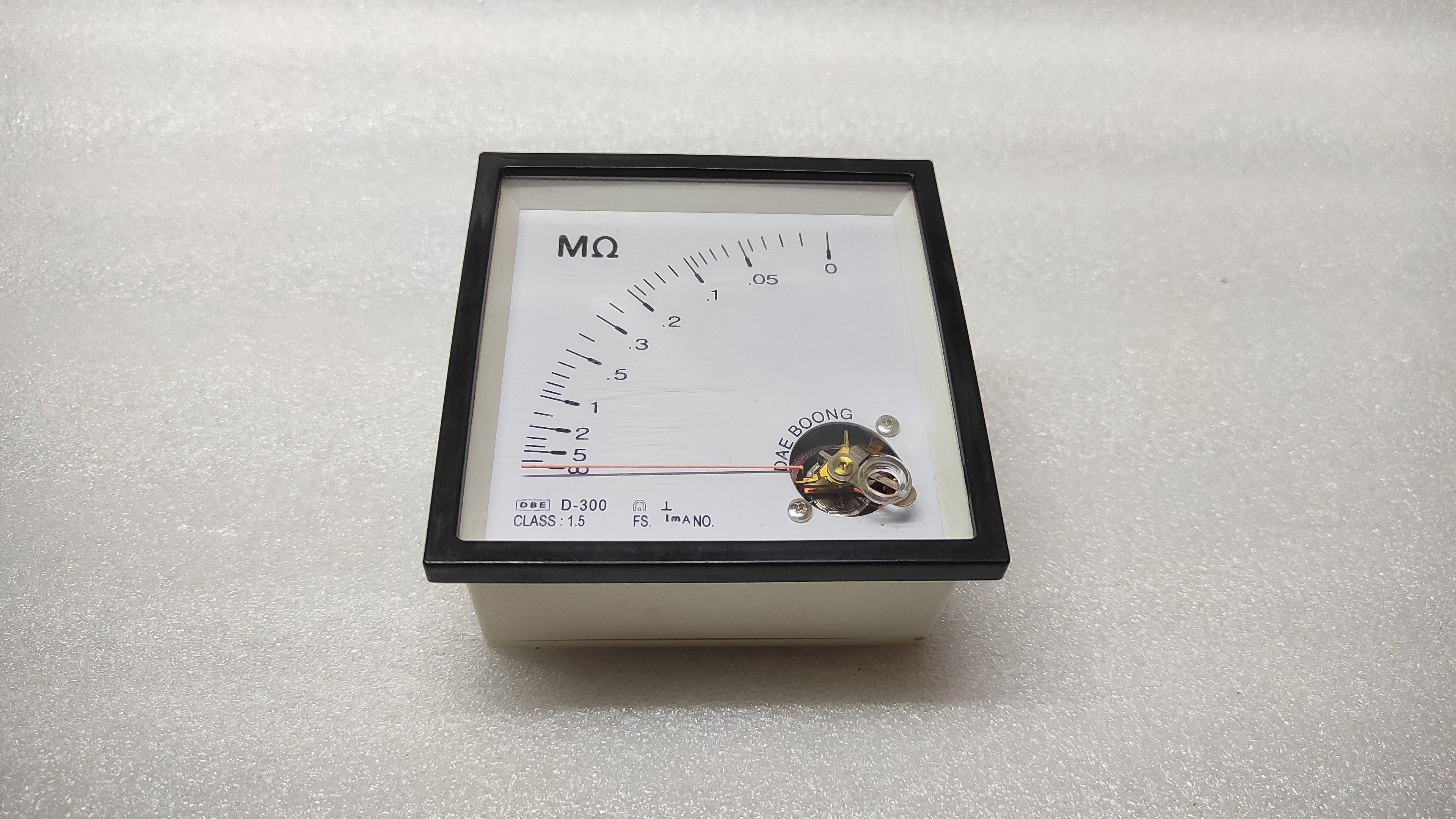 DAE BOONG D-300 MEGA OHM METER