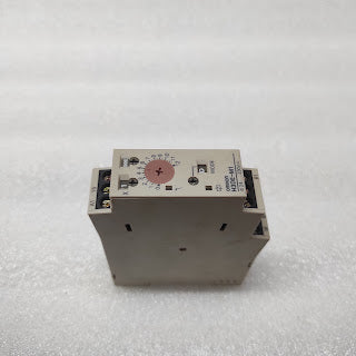 OMRON H3DE-M1 MULTIFUNCTION TIME DELAY RELAY 0.1S-120H 24-230VAC/DC