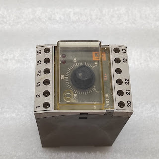 JUMO STBOW-54/10 TEMPERATURE CONTROLLER 97001997 0-400'C 220VAC