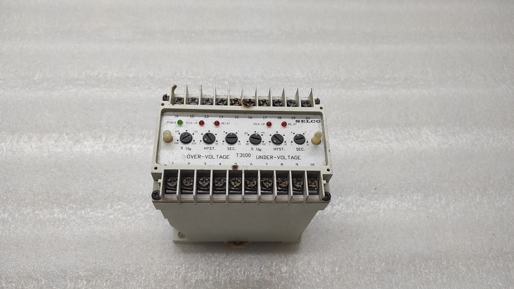 SELCO T3100-01 VOLTAGE RELAY 440VAC BODY BURNT