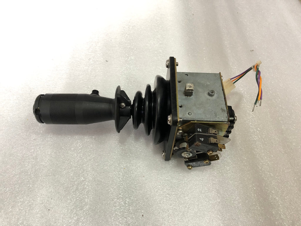 OEM CONTROLS JS6M15626 VARCO 3017249010 ROTARY ACTUATED PUSHBUTTON QAI3049 001