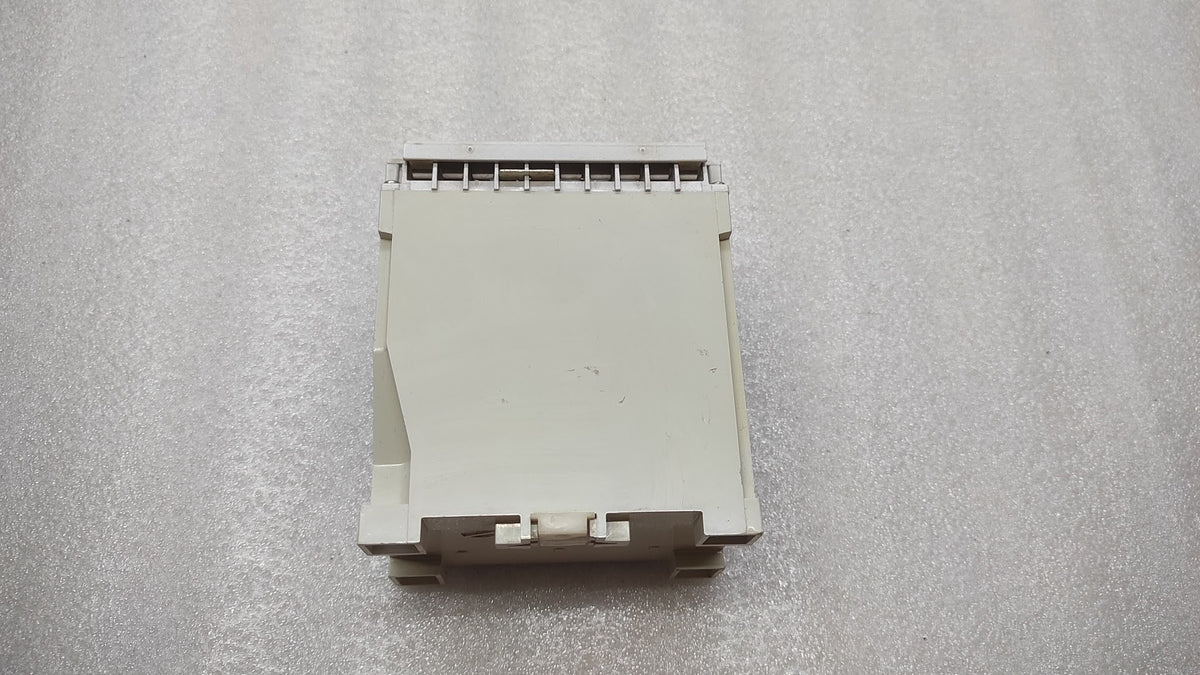 KNICK 8439 A1 DC-ISOLATING AMPLIFIER CRACKED BODY