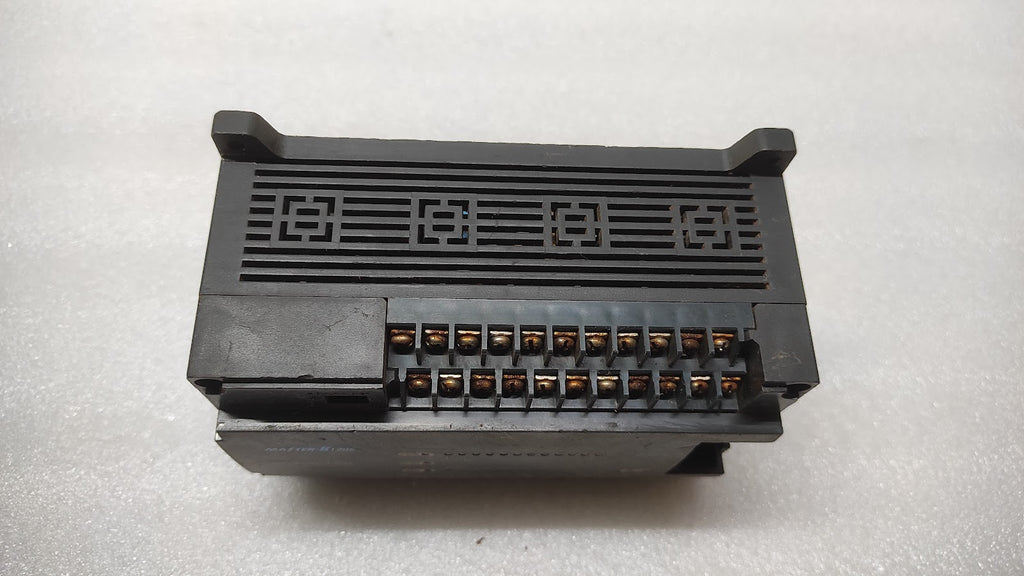 LS ELECTRIC K7M-DR20UE PROGRAMMABLE LOGIC CONTROLLER 100-240VAC