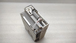 ALLEN BRADLEY CAT 2071-AP8 KINETIX SERVO DRIVE 5.0A