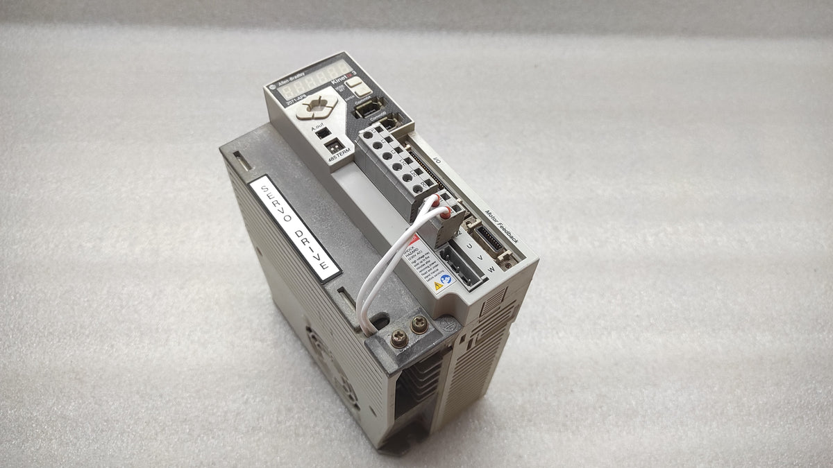 ALLEN BRADLEY CAT 2071-AP8 KINETIX SERVO DRIVE 5.0A