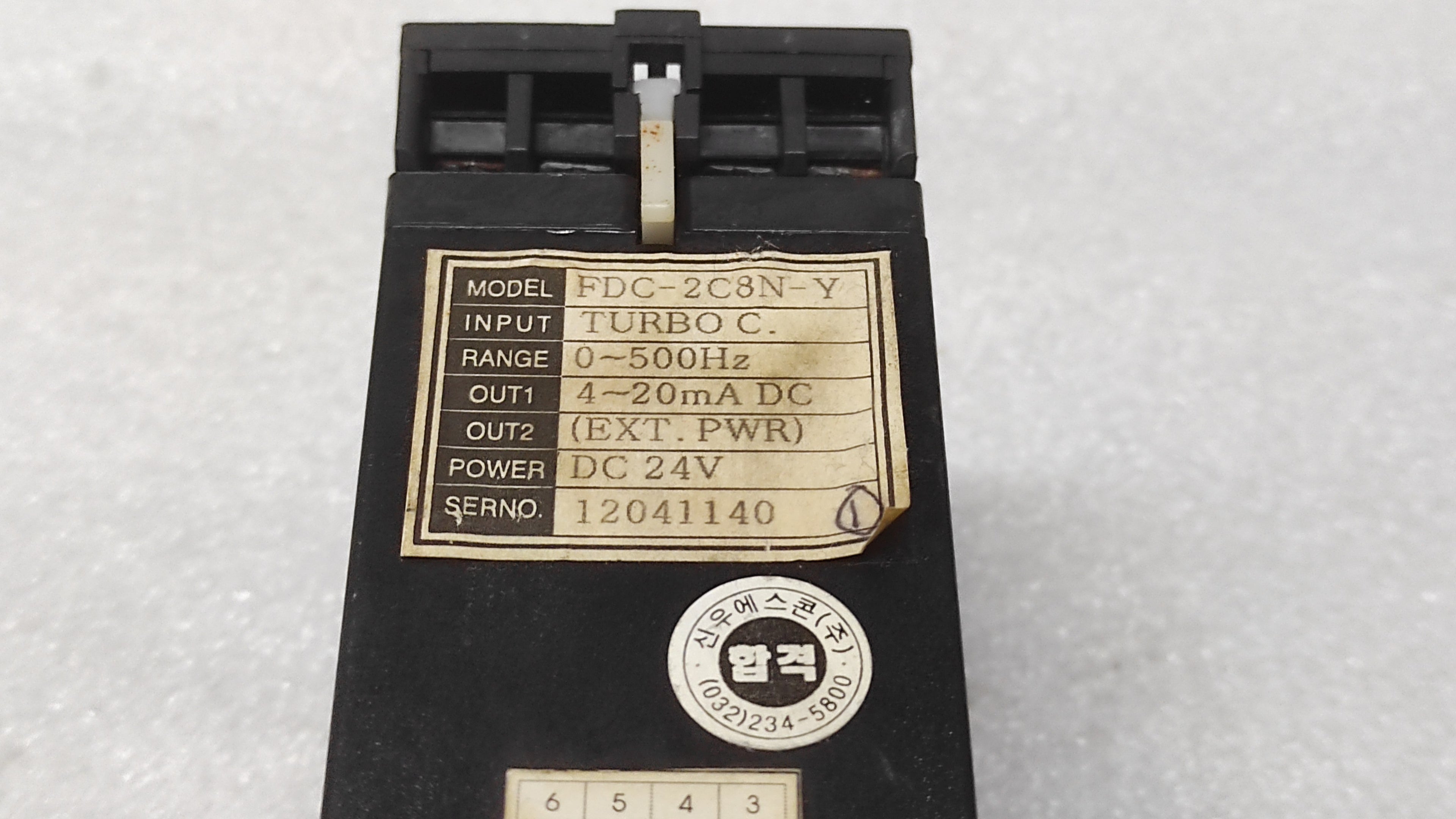 SINWOO S-CON FDC-2C8N-Y SIGNAL CONVERTER 24VDC