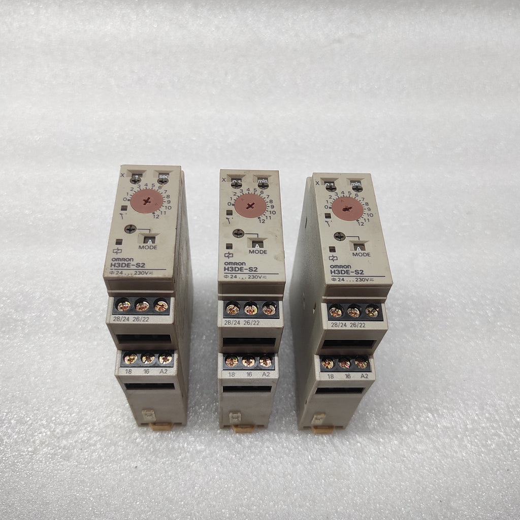 OMRON H3DE-S2 MULTIFUNCTION TIME DELAY RELAY 0.1S-120H 24-230VAC/DC