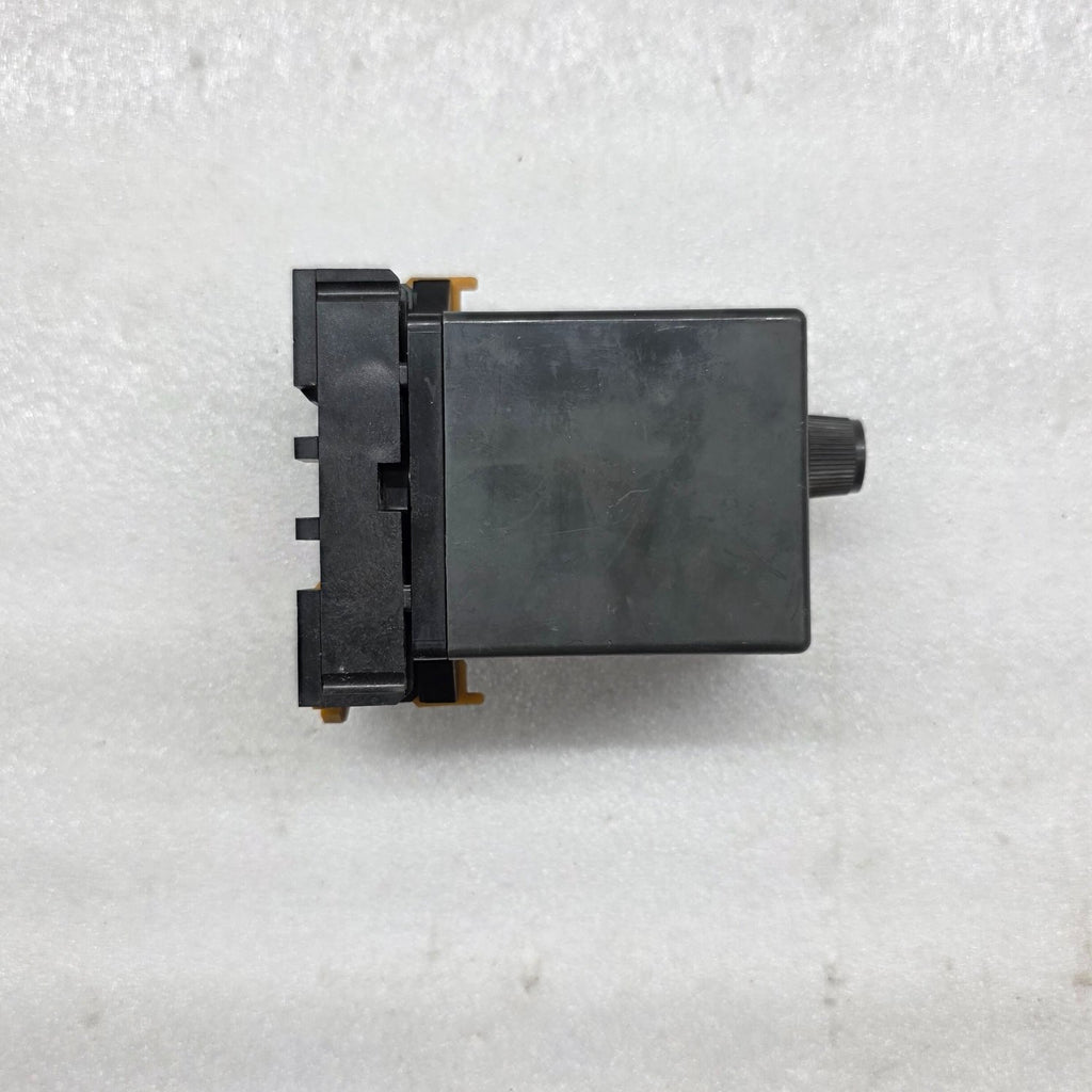 OMRON STP-N MOTOR-DRIVEN TIME DELAY RELAY SUBMINY TIMER 100-110VAC