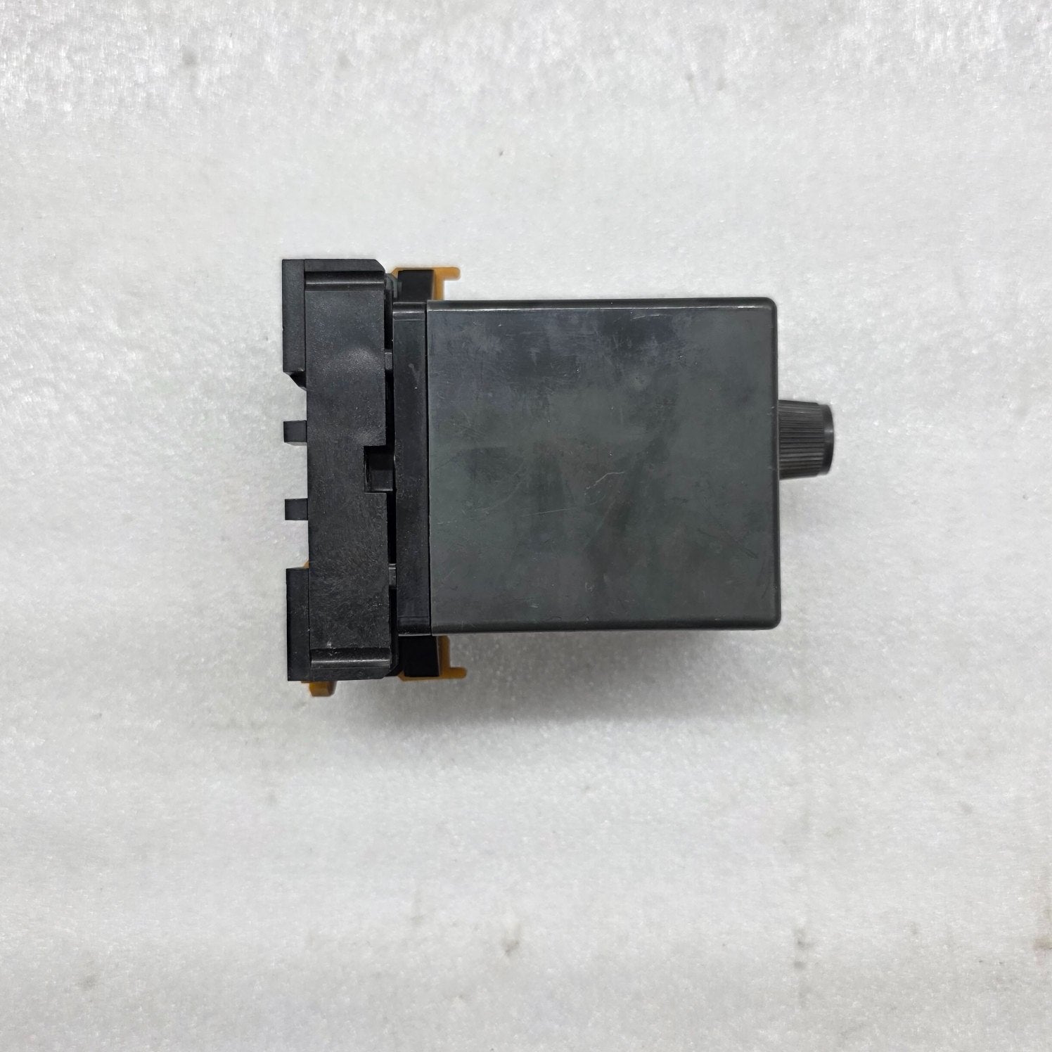 OMRON STP-N MOTOR-DRIVEN TIME DELAY RELAY SUBMINY TIMER 100-110VAC