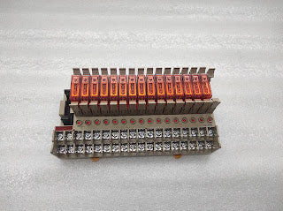 OMRON G7T 1122S 110-120VAC 15 UNIT RELAY WITH BASE MODULE