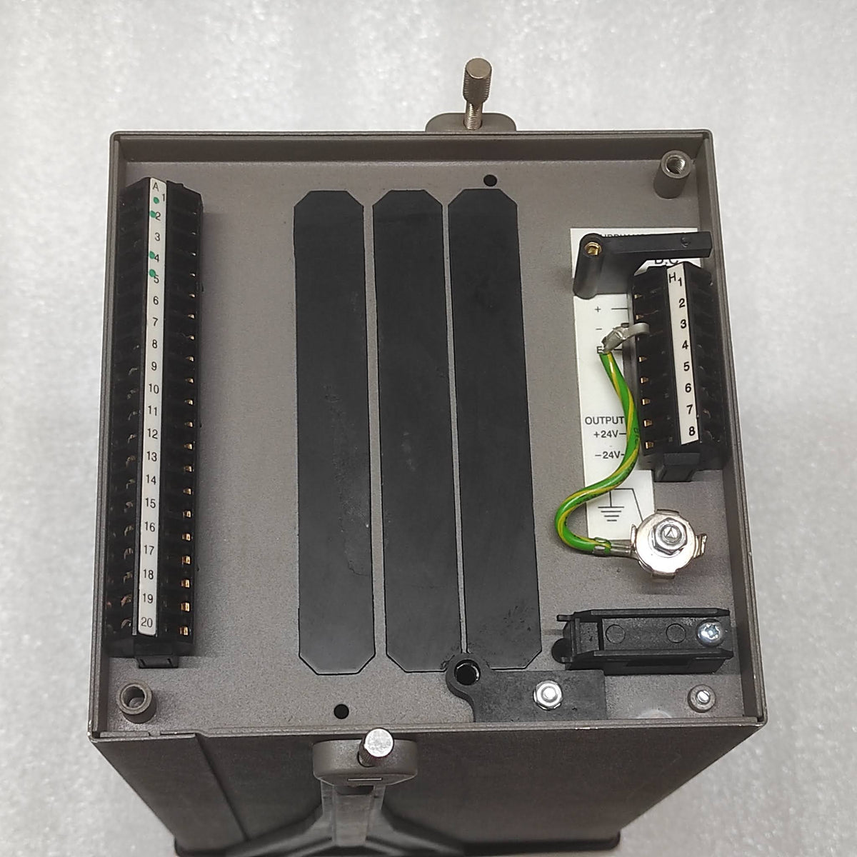 ABB COMMANDER PR100 STRIP CHART RECORDER PR10B/B0/000000/113ST 10-30VDC