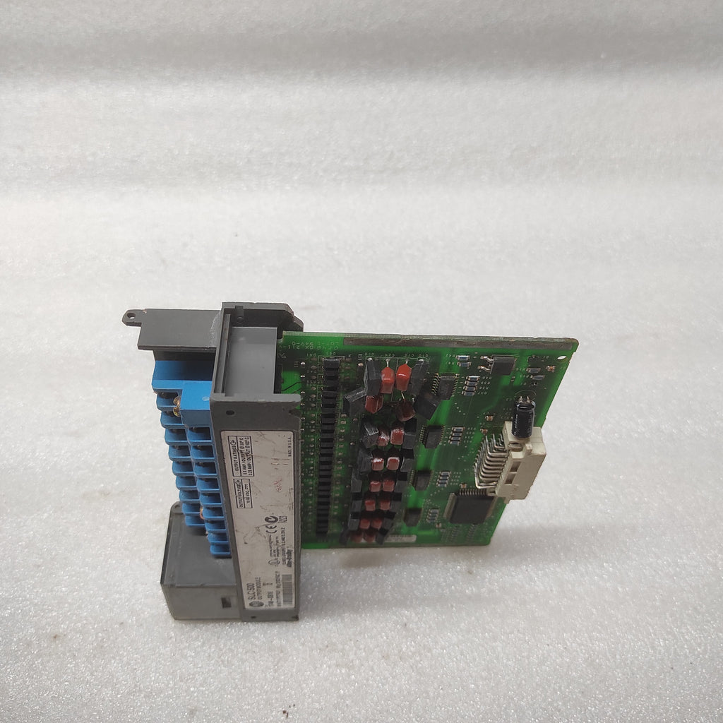 ALLEN BRADLEY CAT 1746-OB16 SLC500 OUTPUT MODULE