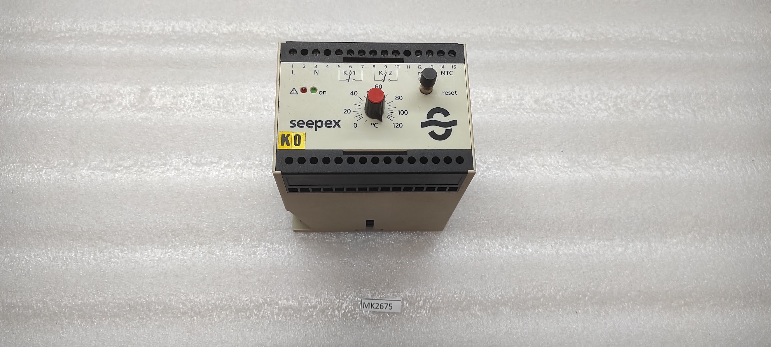 SEEPEX TSE/STG 120/220 TEMPERATURE CONTROLLER 0-120'C 220-240V