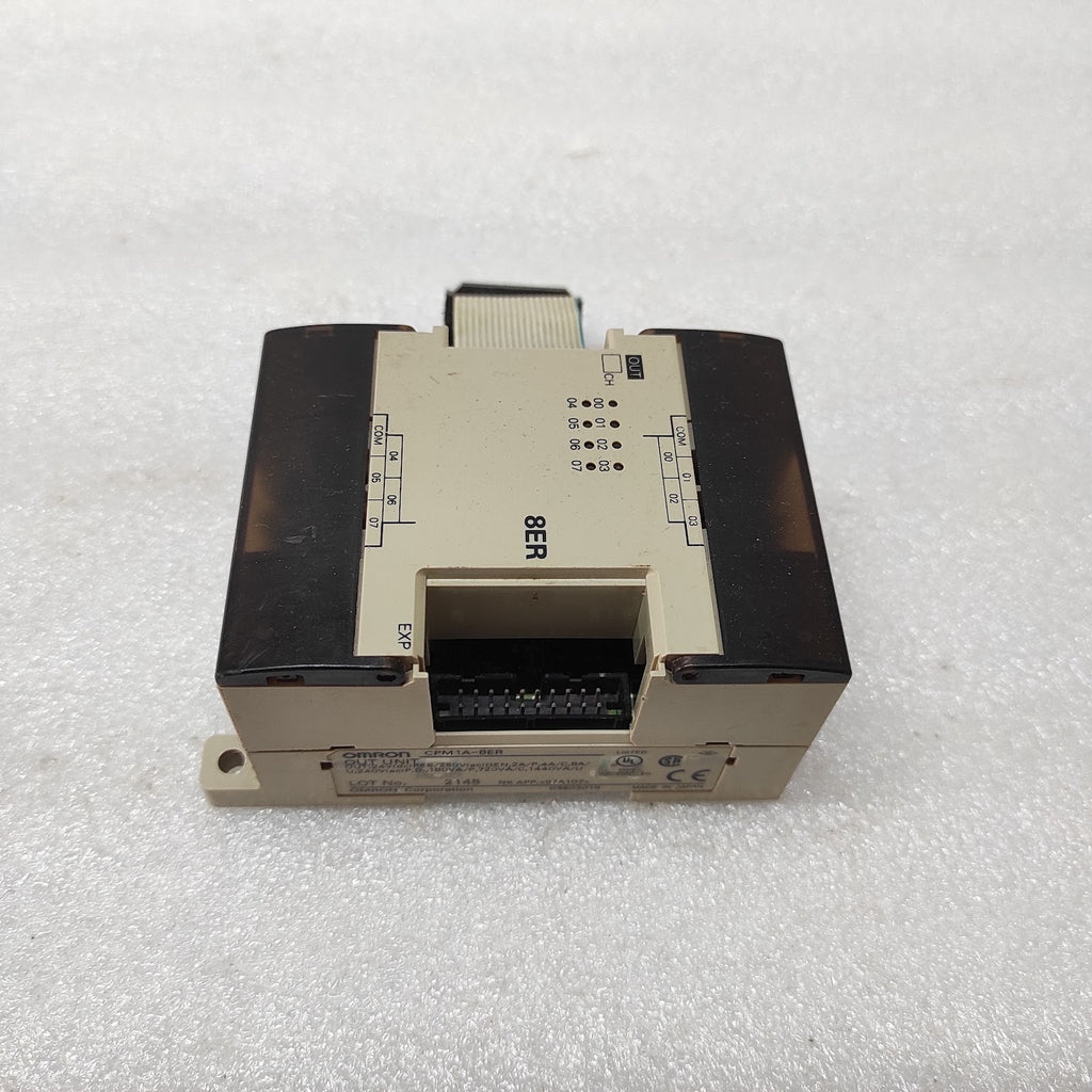 OMRON CPM1A-8ER OUT UNIT LOT OF 2 UNIT