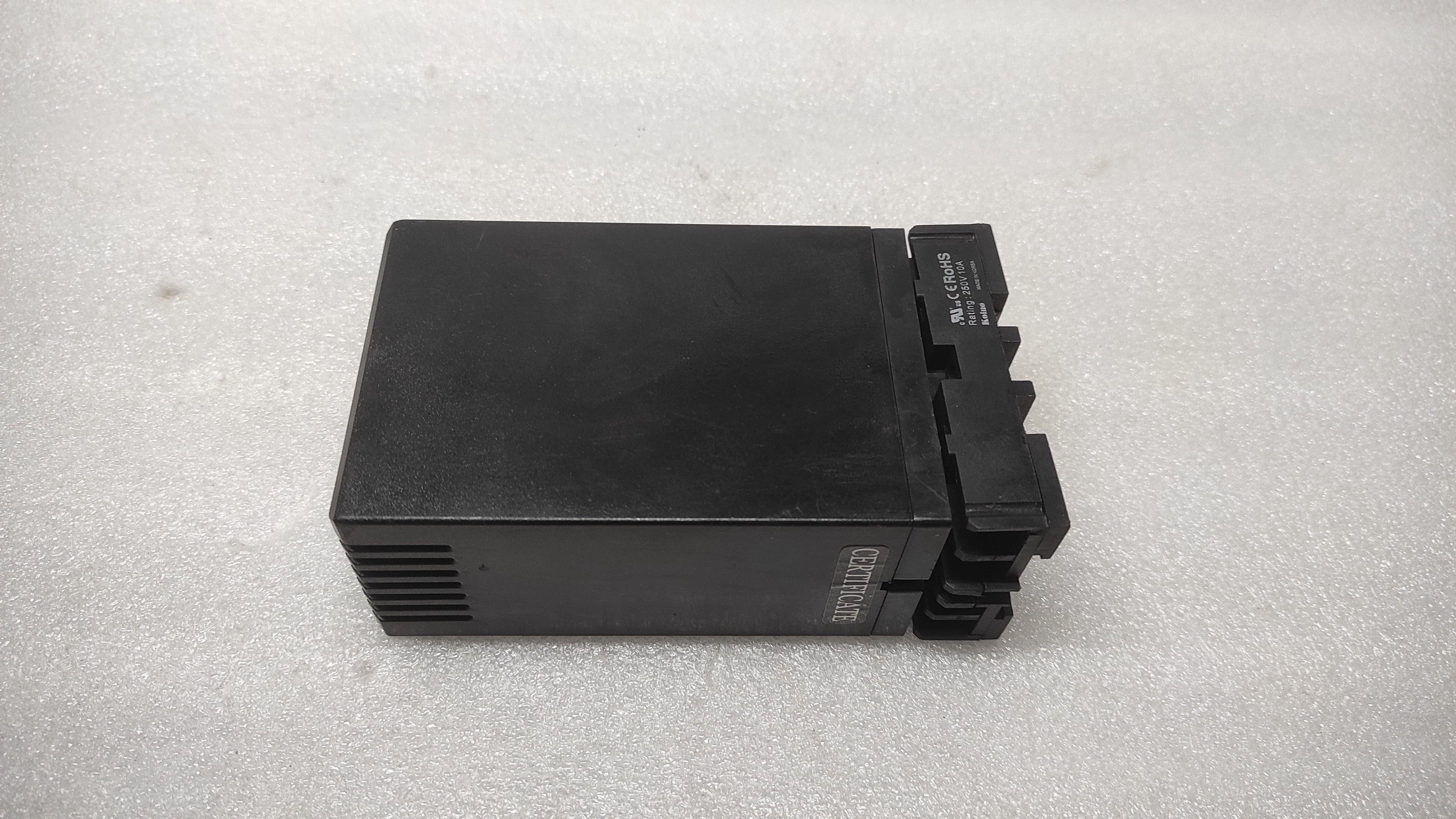SINWOO S-CON FDC-2C8N-Y SIGNAL CONVERTER 24VDC