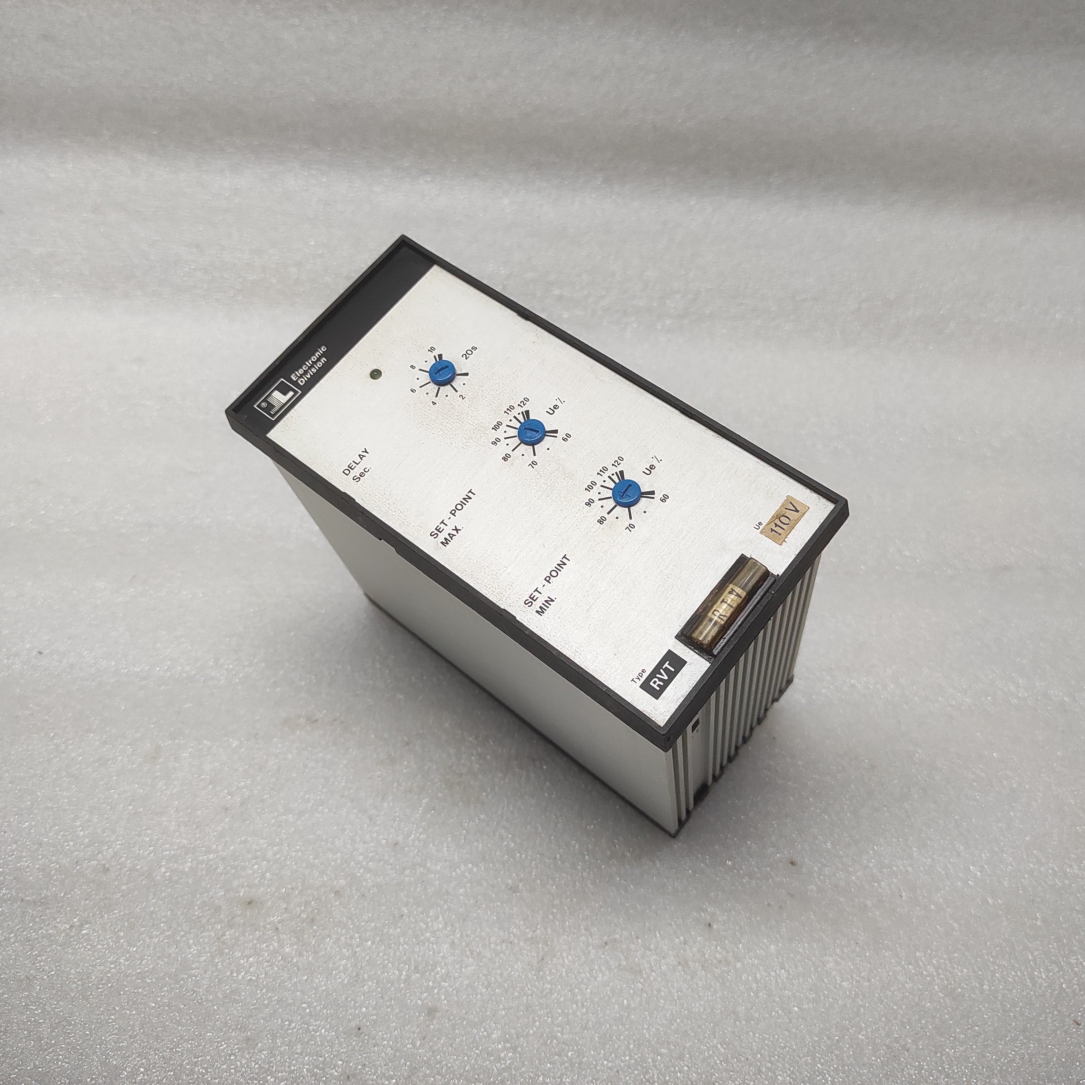LOVATO ELECTRONIC DIVISION RVT 3-PH VOLT METER 110