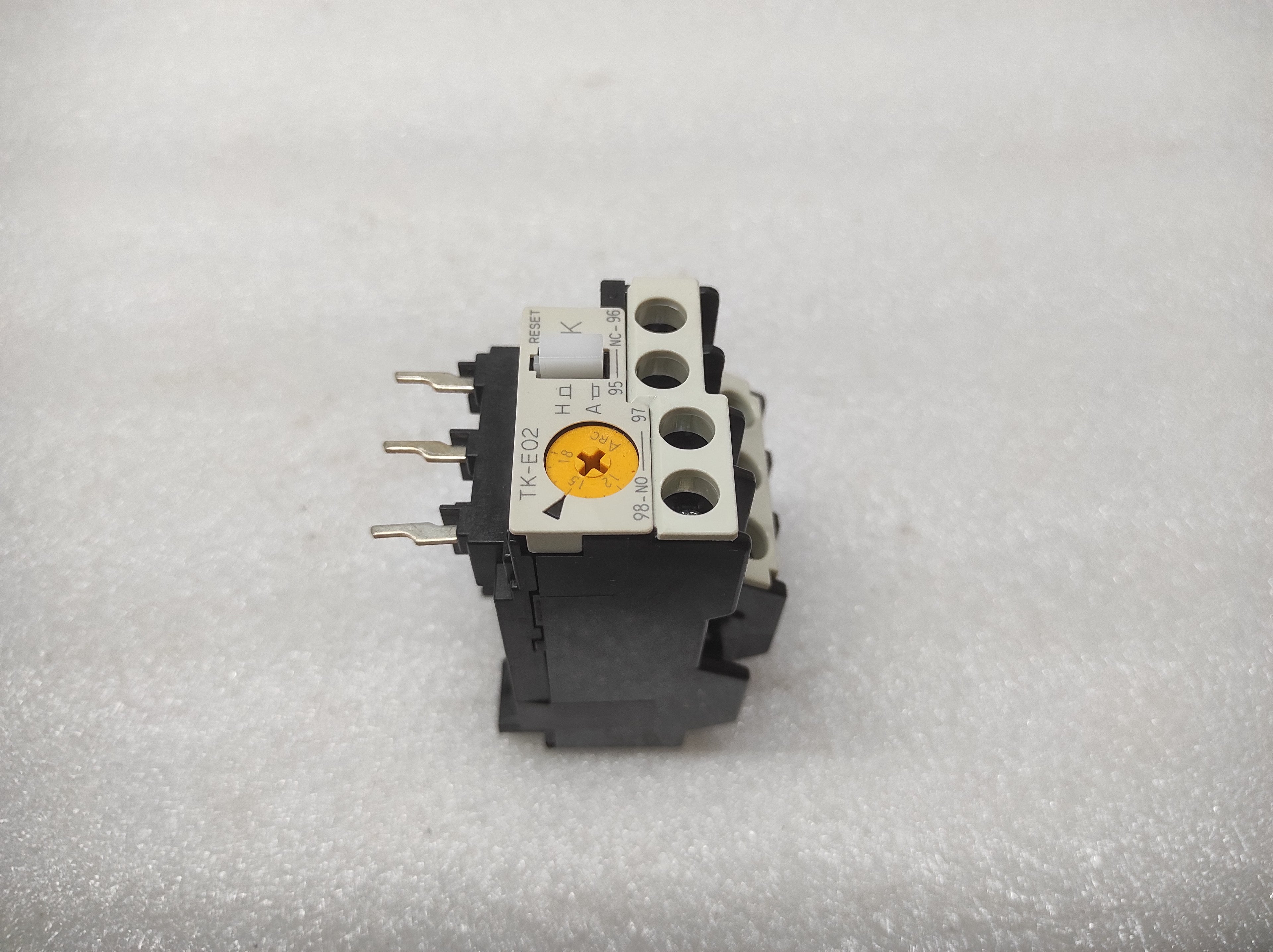 FUJI TK-E02 THERMAL OVERLOAD RELAY 12-18A TK22E