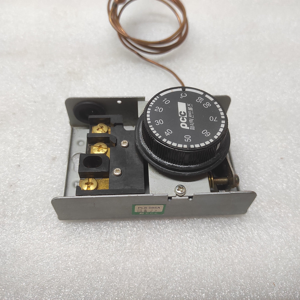 PECIFIC PLS-085A TEMPERATURE CONTROLLER