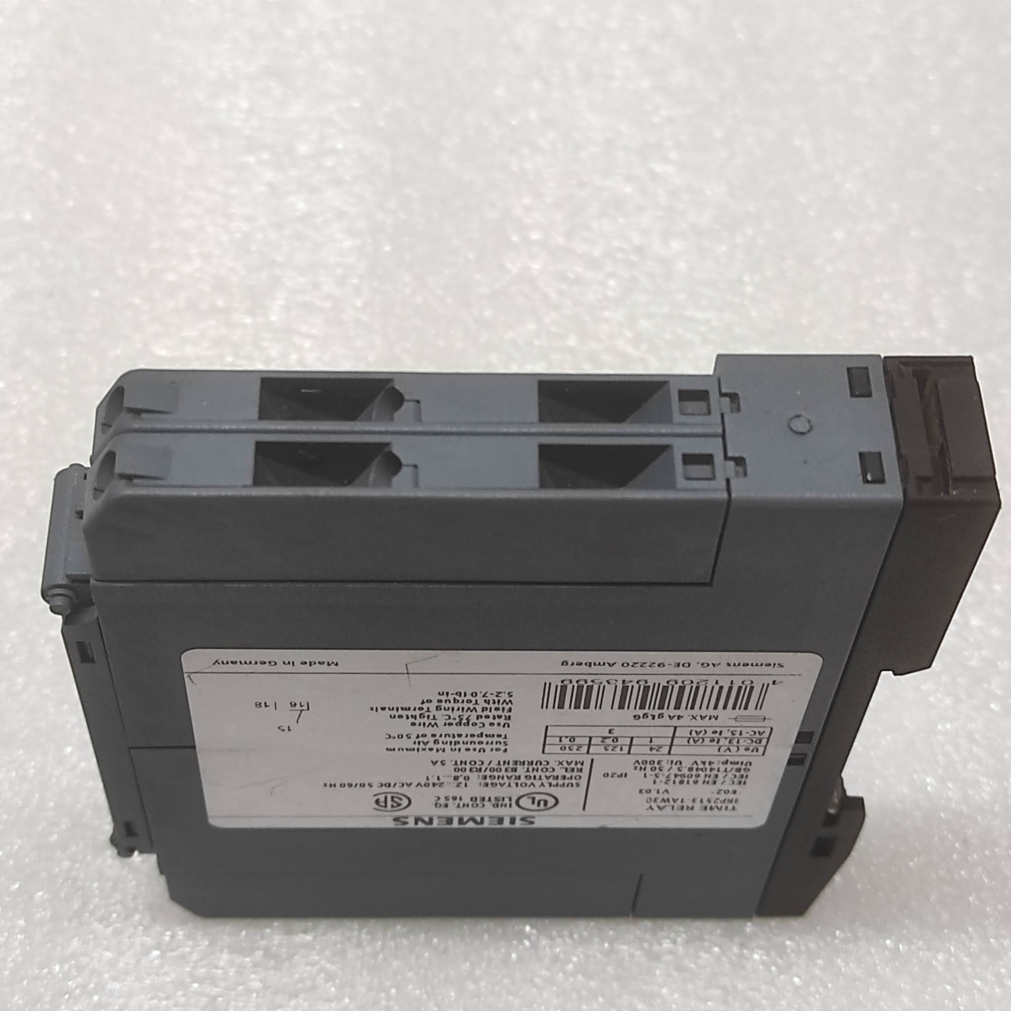 SIEMENS 3RP2513-1AW30 TIME RELAY 12-240V AC/DC