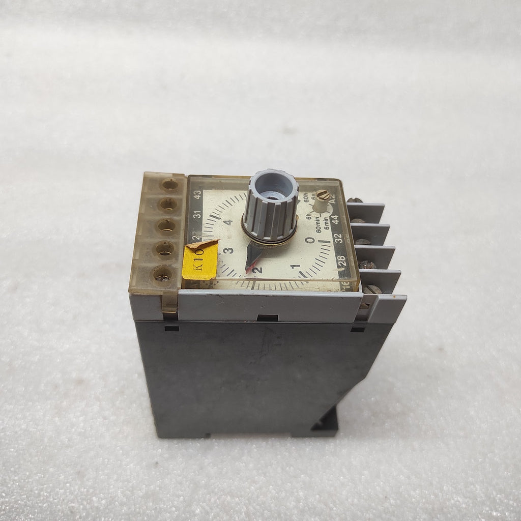 TEACH V32 X11 MULTIFUNCTION TIMER 220V