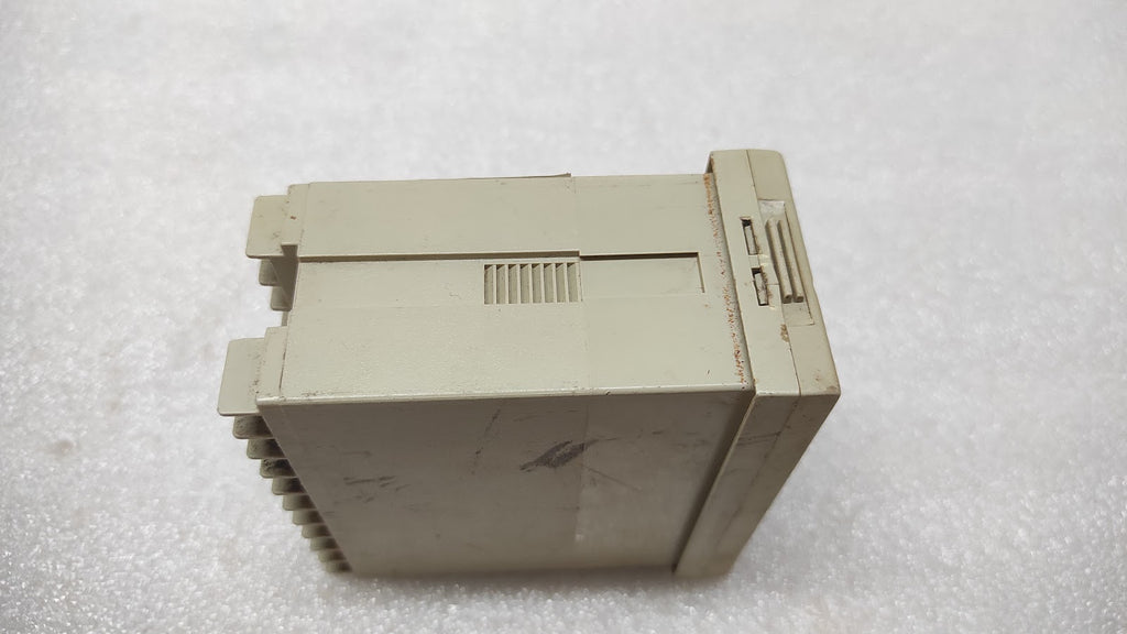 HONEYWELL FU86-701000 PID TEMPERATURE CONTROLLER 85-265VAC