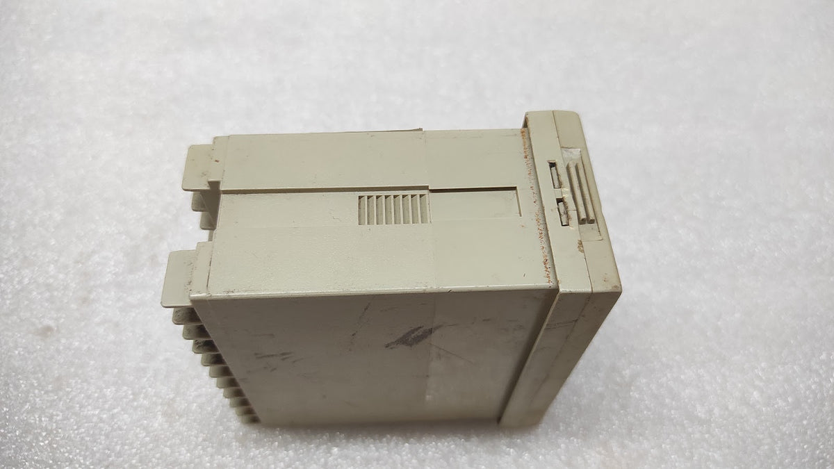 HONEYWELL FU86-701000 PID TEMPERATURE CONTROLLER 85-265VAC