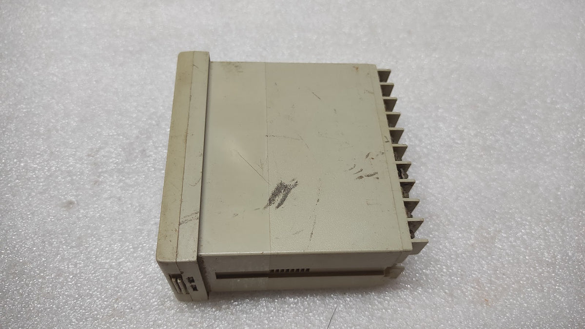 HONEYWELL FU86-701000 PID TEMPERATURE CONTROLLER 85-265VAC