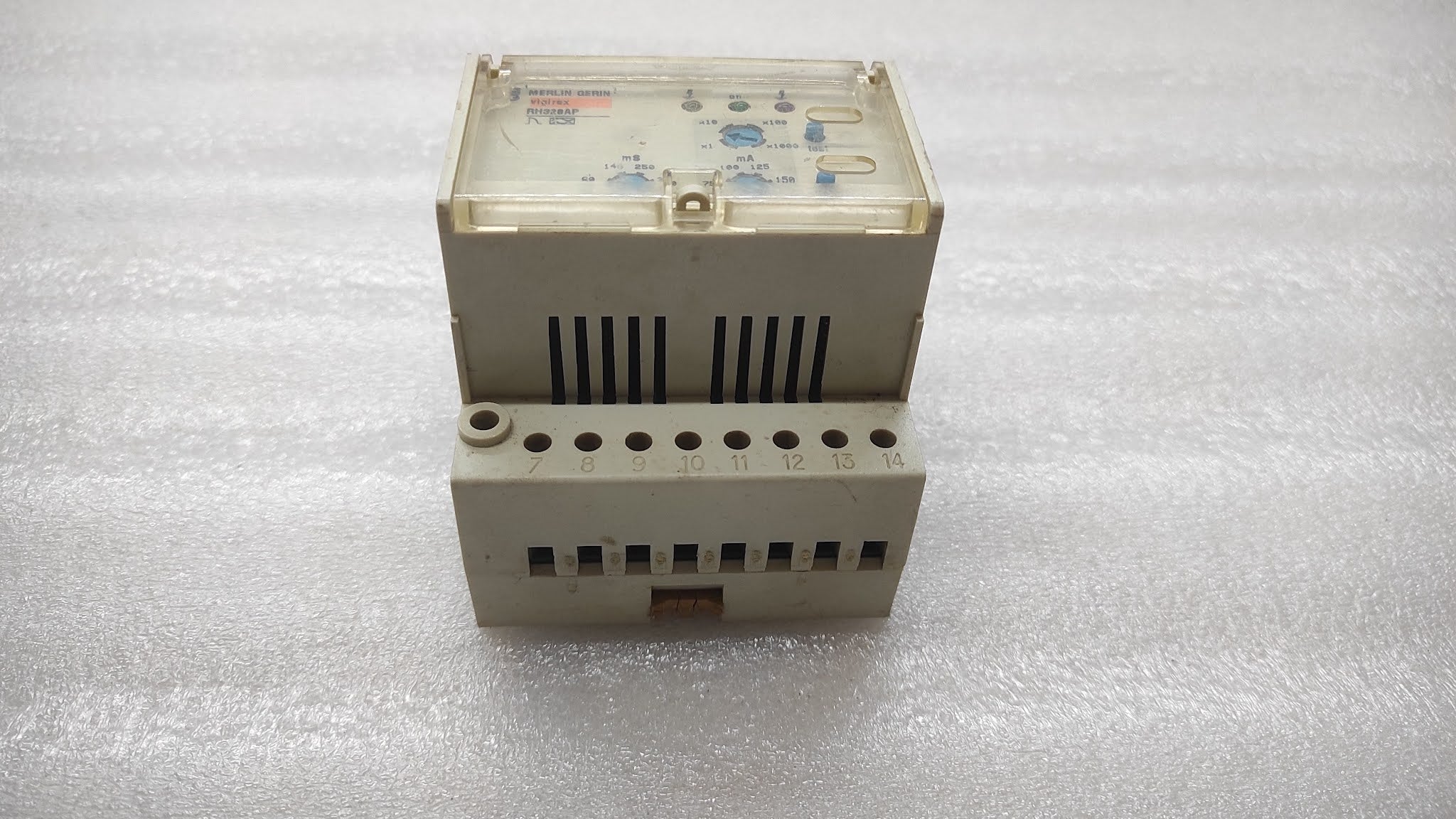 MERLIN GERIN VIGIREX RH328AP RELAY