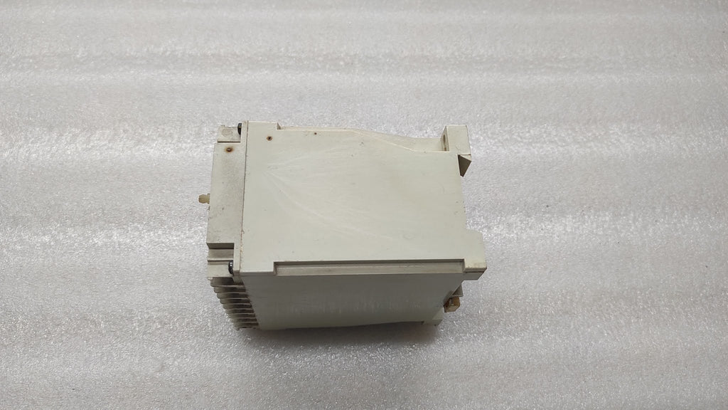 SELCO T3100-01 VOLTAGE RELAY 440VAC BODY BURNT