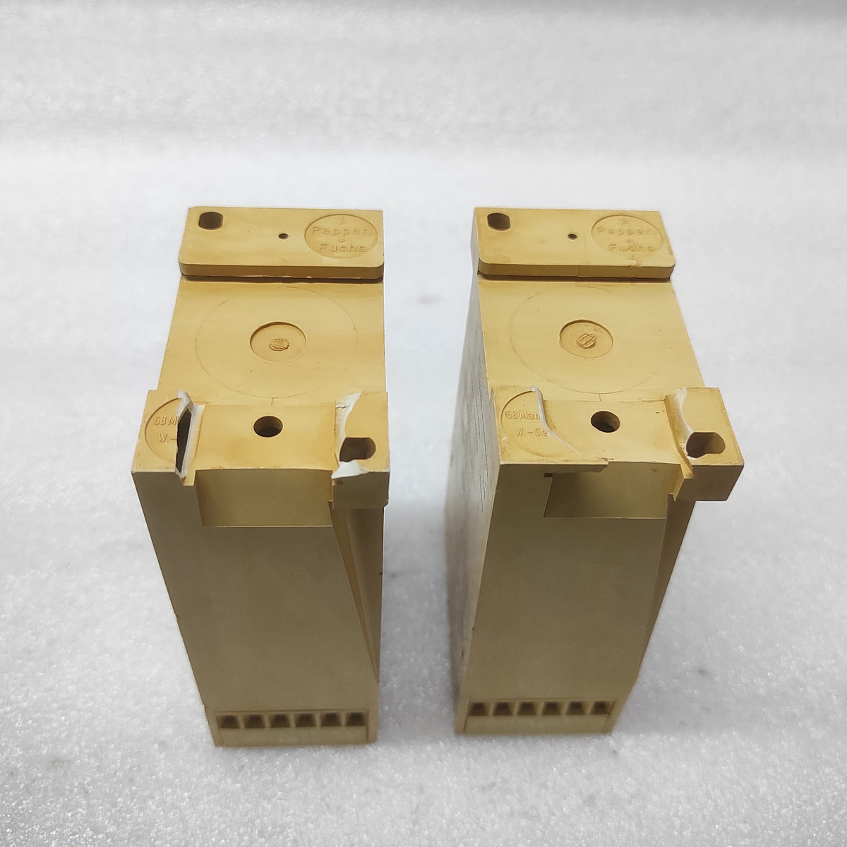 PEPPERL + FUCHS WE77/EX1 SWITCH AMPLIFIER 220V