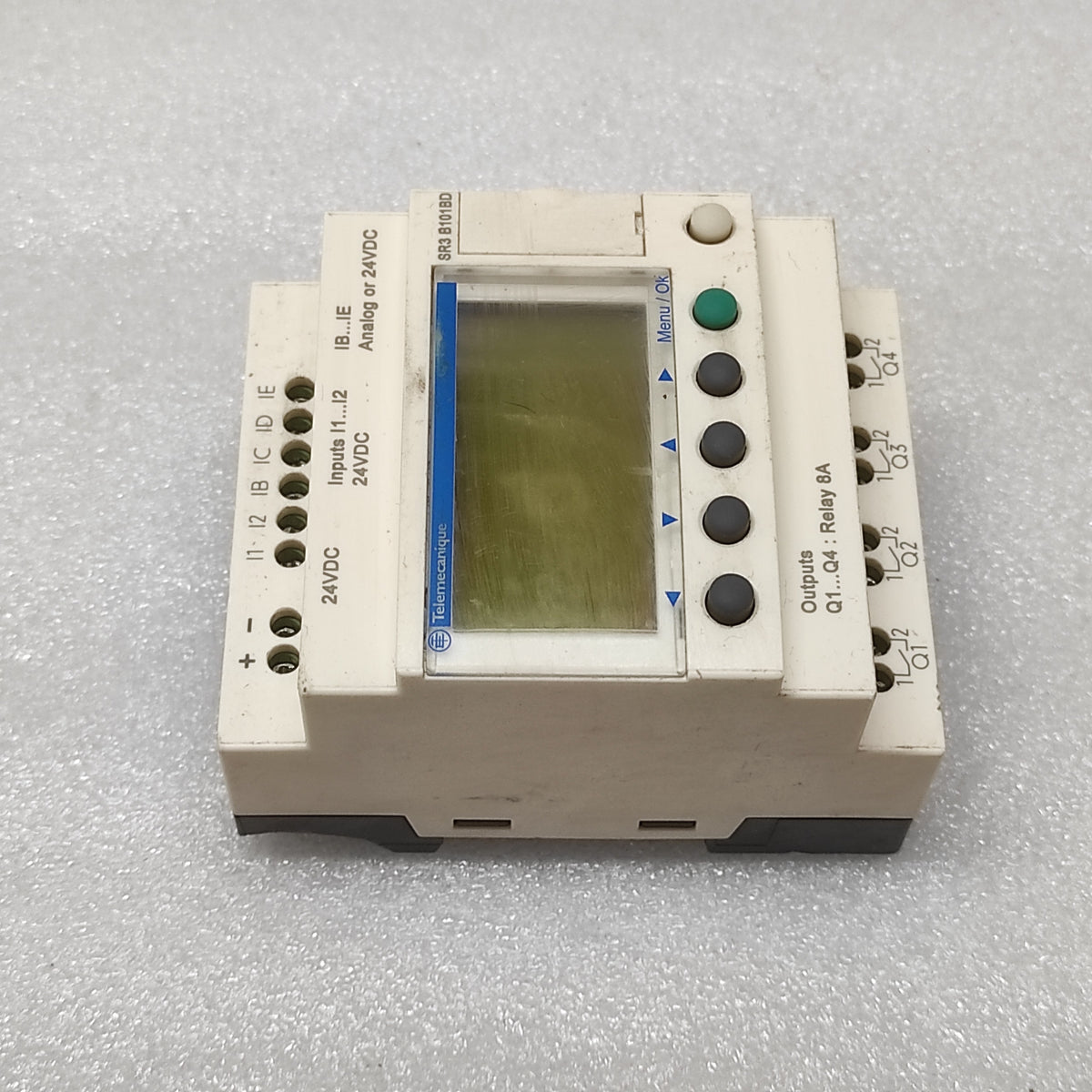 SE SR3B101BD LOGIC RELAY 24VDC
