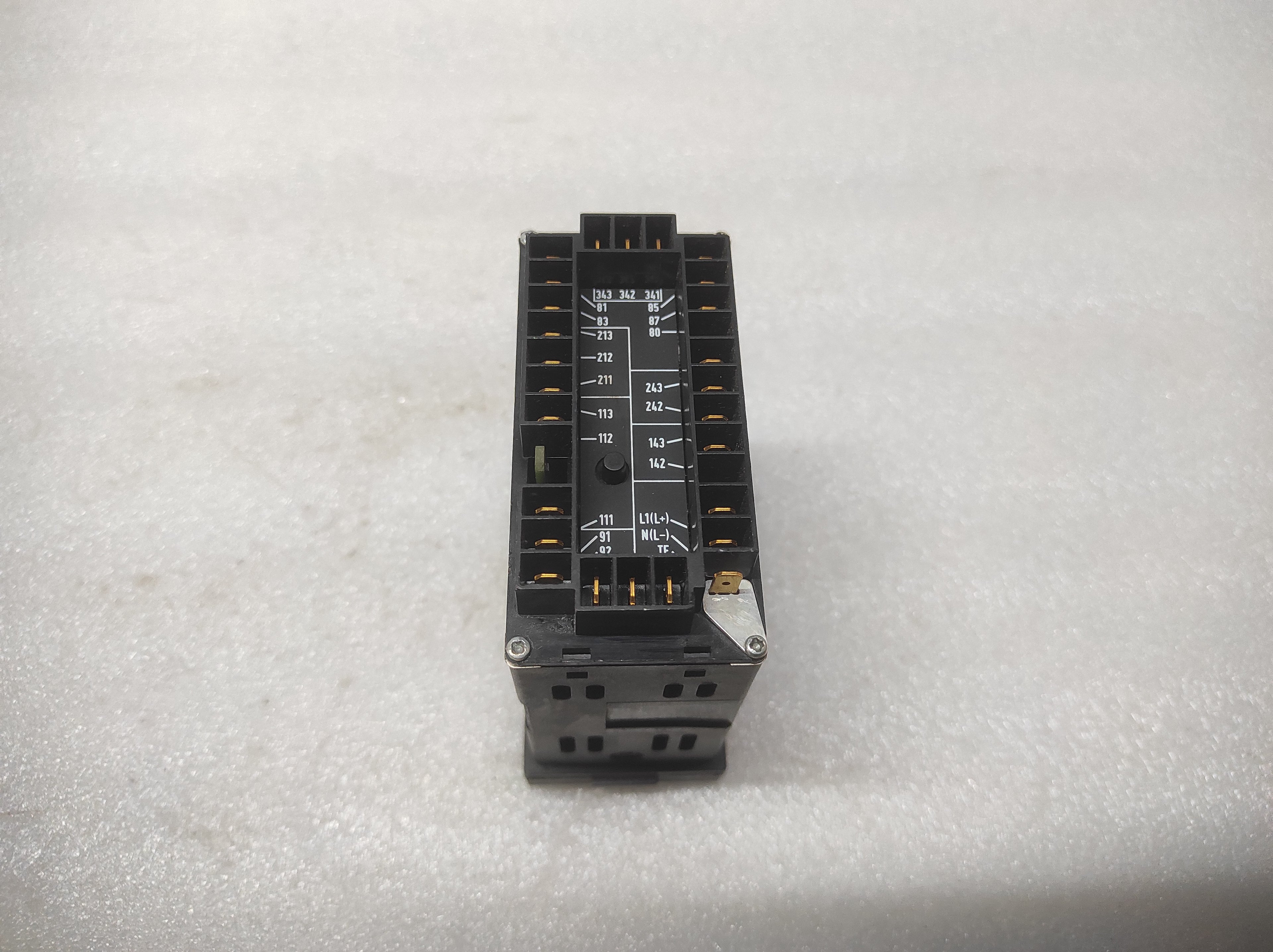 JUMO DTRON 08.1 TEMPERATURE CONTROLLER 703032/50-001-000-00-001 93-263V 70/00340